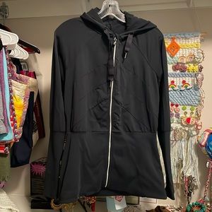Lululemon jacket sz 8
